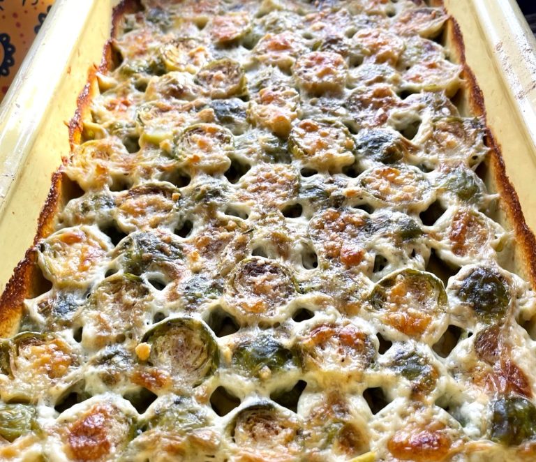 Read more about the article Recipe: Brussels sprout gratin, and crispy Brussels chips