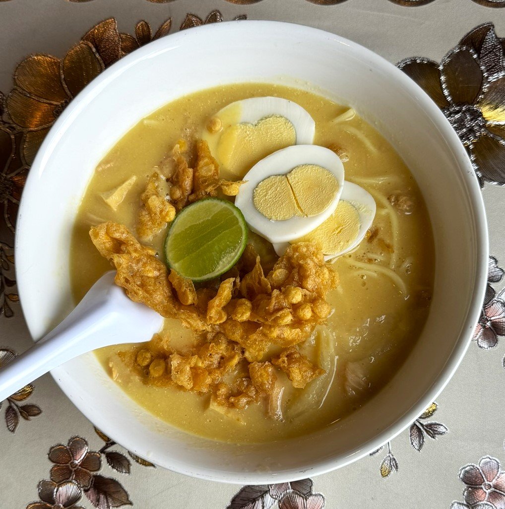 Read more about the article Review: At Family Thai, reliable family dining from all over, in two locations