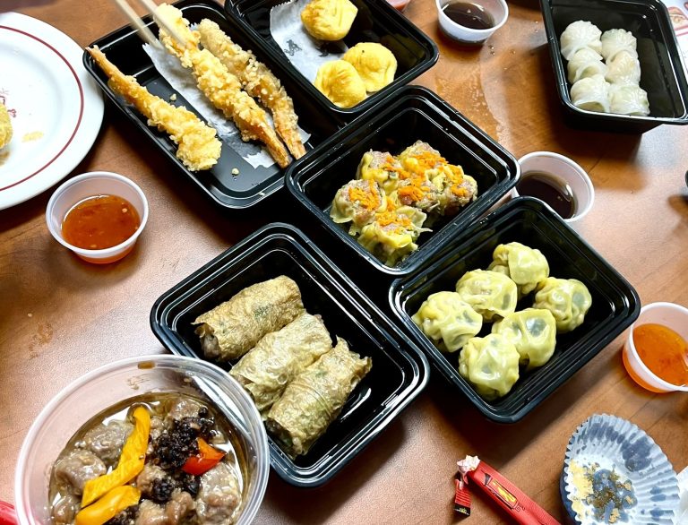 Read more about the article Review: At 007 Chinese Food, new Americans give Hamburg rare taste of ancient craft