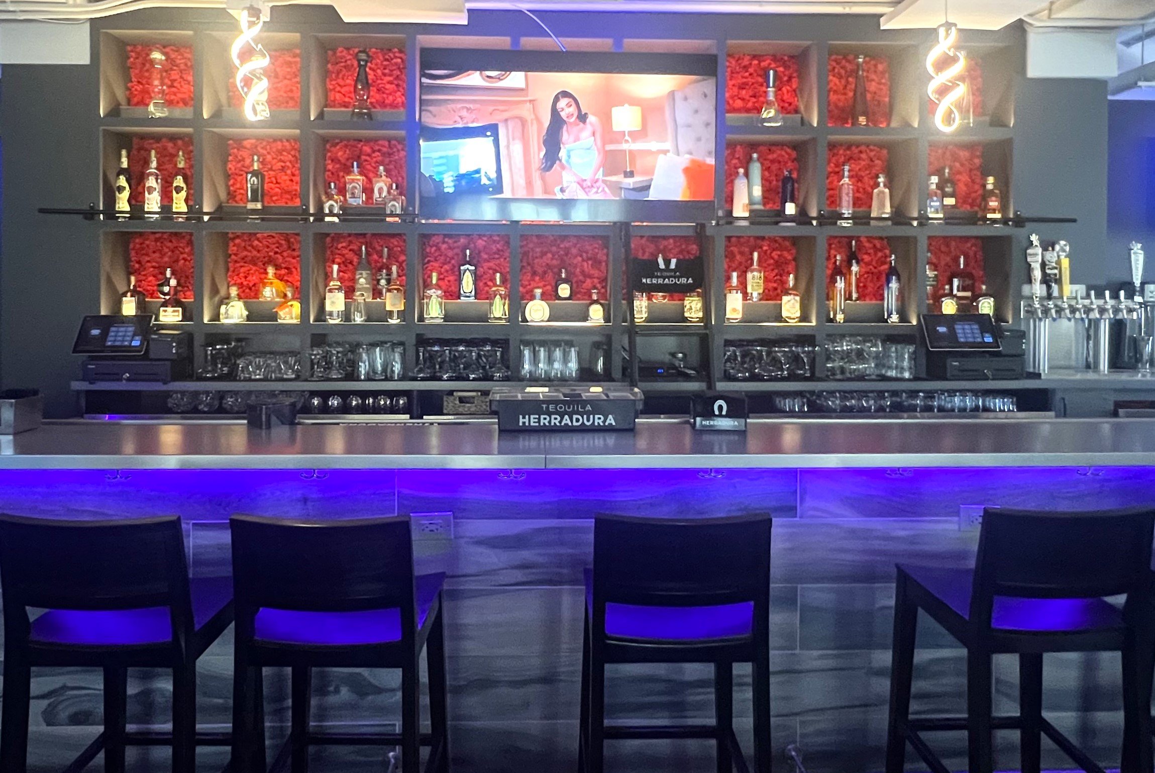 Read more about the article Sunday News: Andale Tequila launches on Seneca, 42 North in Theater District