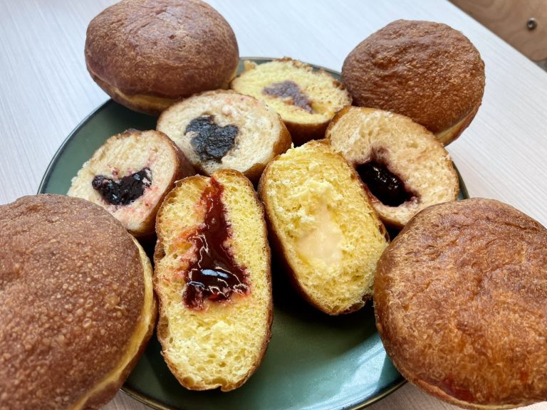 Read more about the article Rose-petal-jam pączki hunt leads to Cheektowaga satisfaction