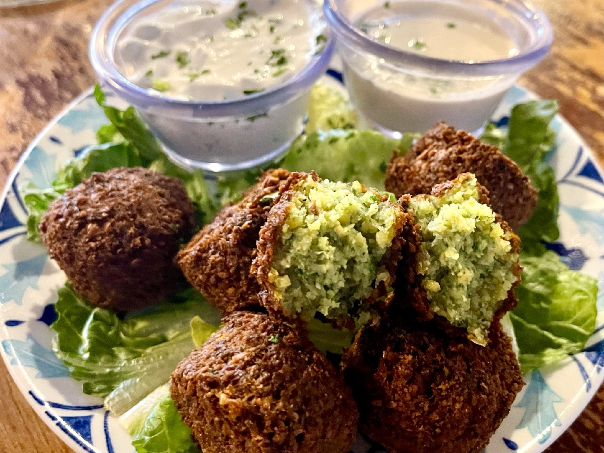 Read more about the article Review: At Falafel Bar, WNY’s best falafel, chicken schnitzel, and Israeli soul food