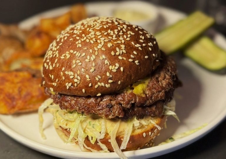 Read more about the article Sunday News: At Fairbanks, burgers back on menu at historic Lewiston building