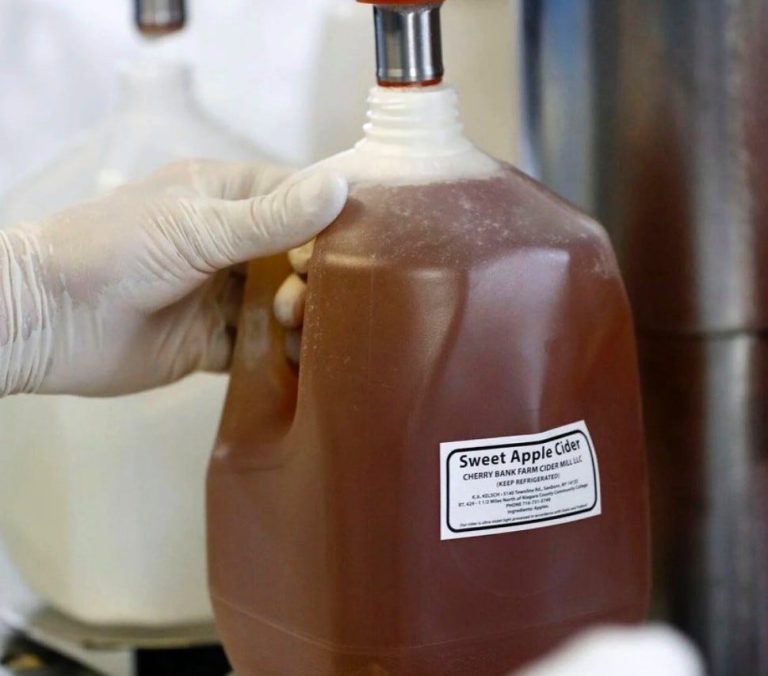 Read more about the article Flocking to Cherry Bank Farm for peak cider ecstasy and farm-fresh pies