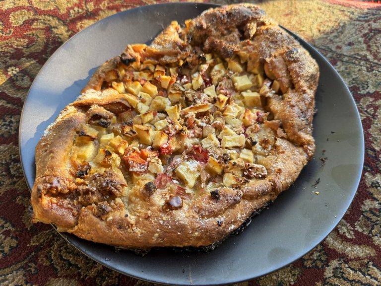 Read more about the article Recipe: Rhubarb galette, and the shaggy least-effort pastry that soars