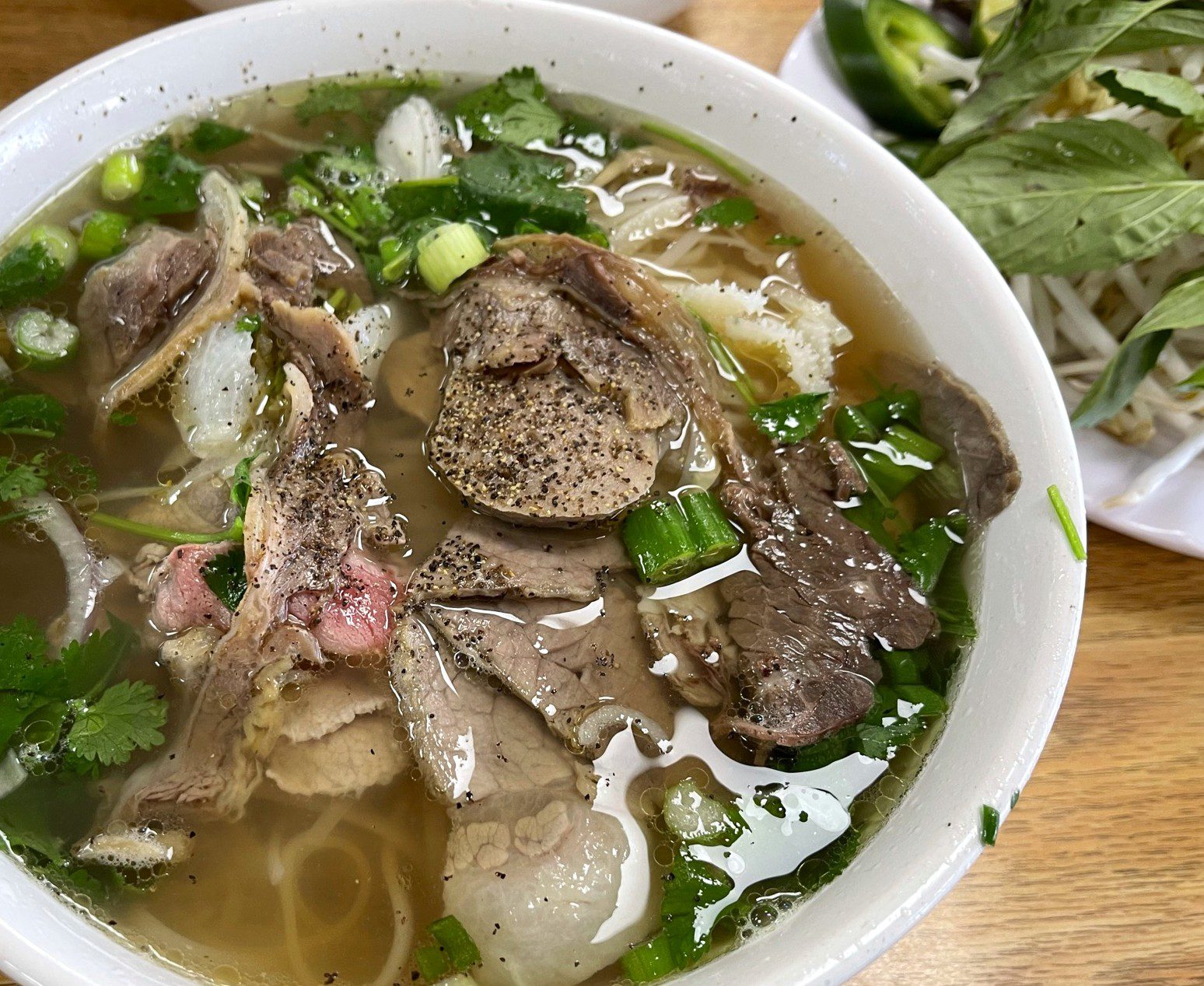 Read more about the article REVIEW: At 99 Fast Food, enjoying epic Vietnamese consistency – and those egg rolls