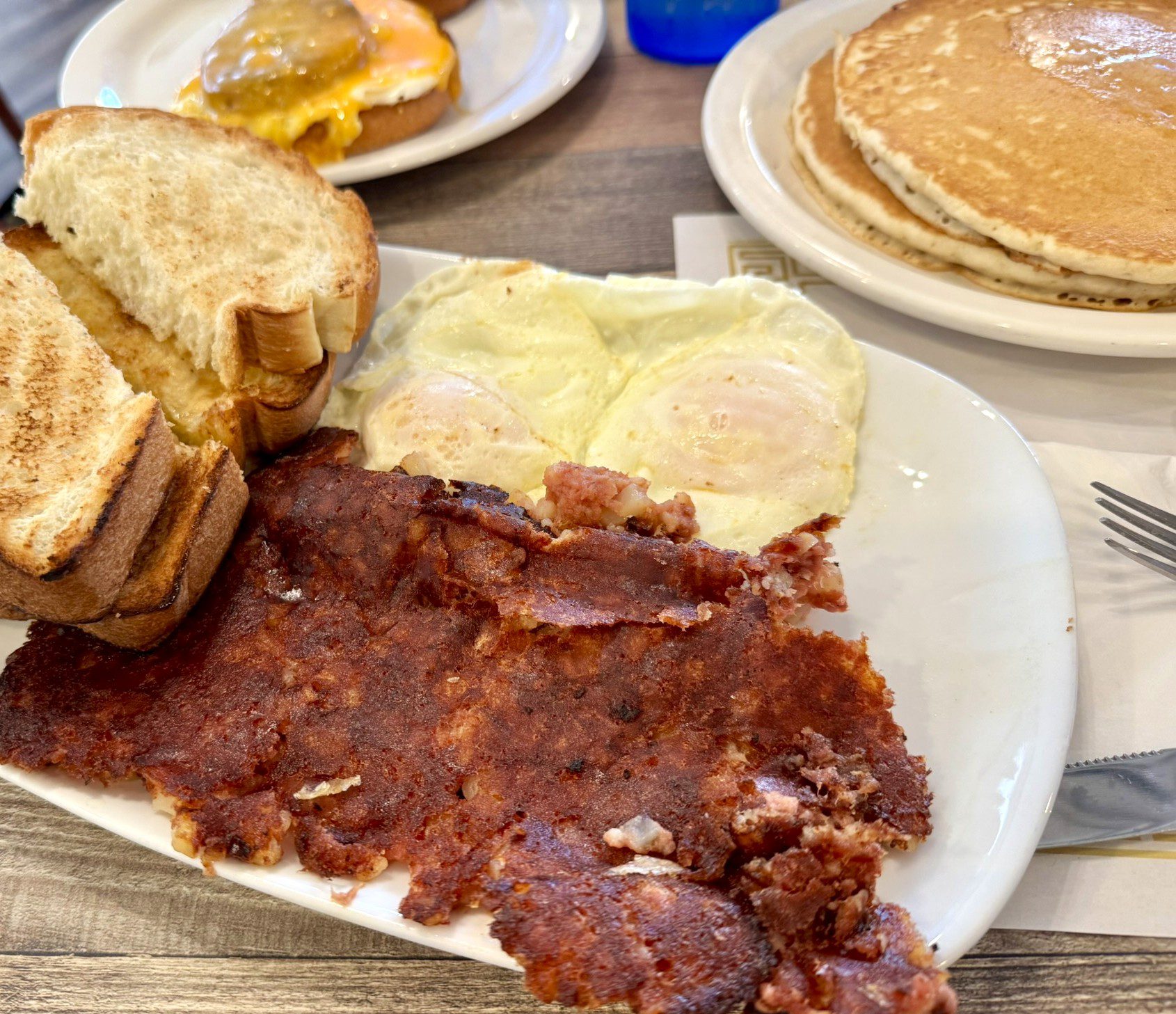 Read more about the article At The Country Hen, celebrating house-baked bread and old-fashioned breakfast values