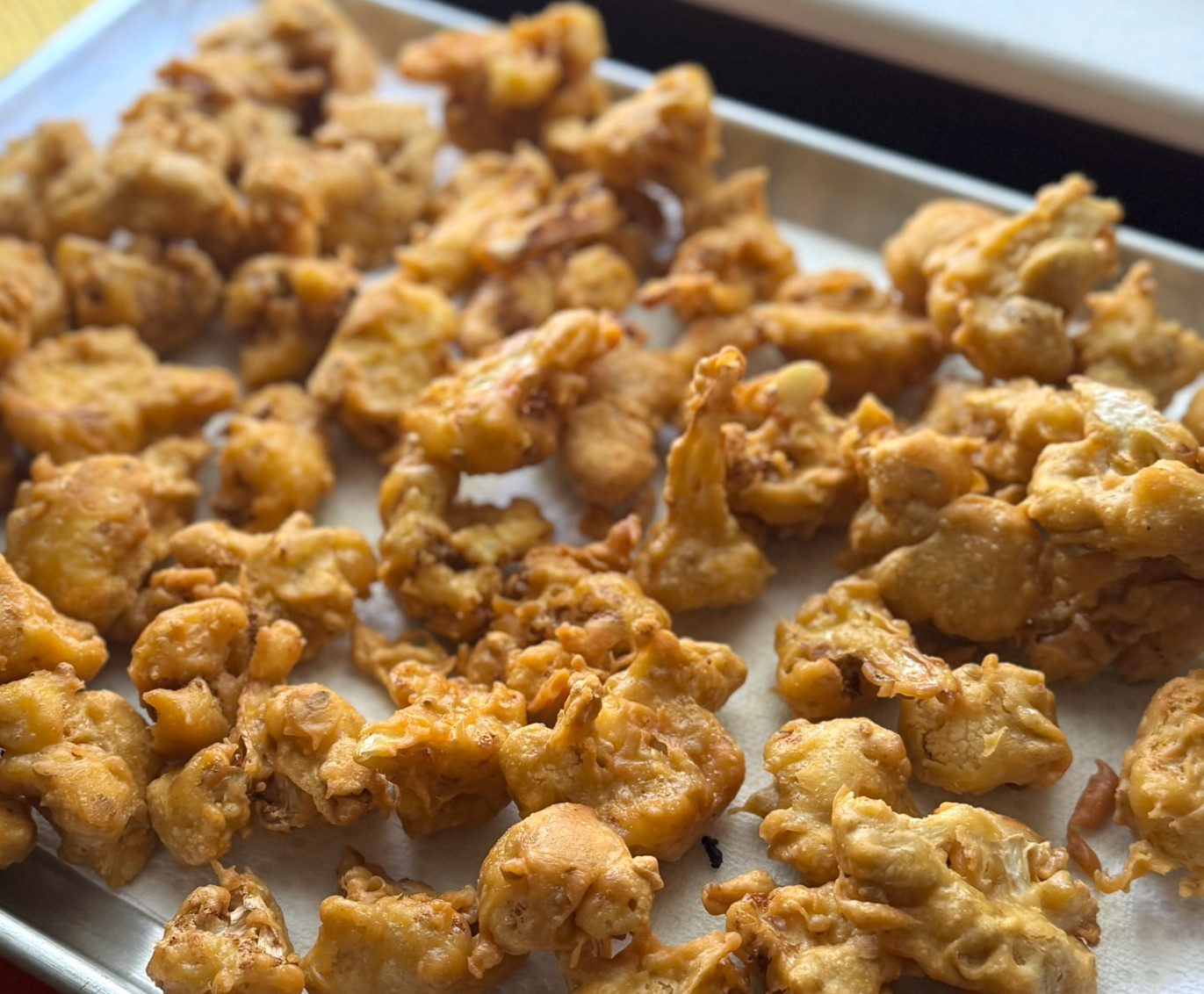 Read more about the article RECIPE: How to add pakoras and mint chutney to your snack repertoire