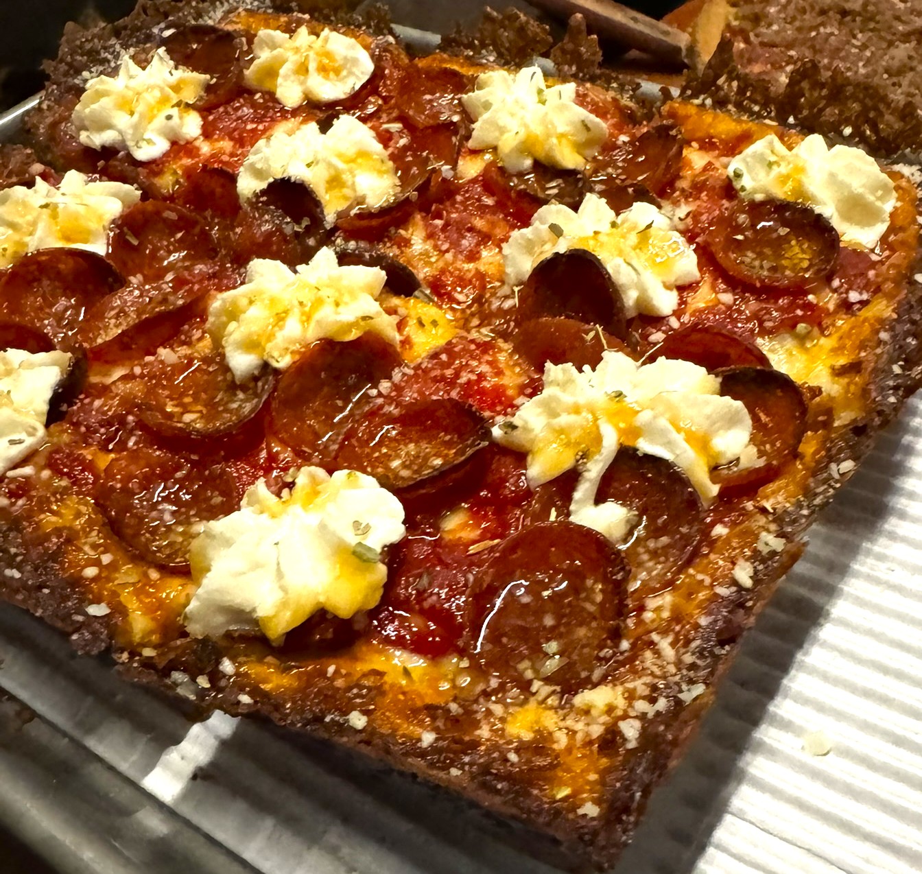 Read more about the article REVIEW: At Buffalo Deep Dish, admiring the passion of a pizza-mad town