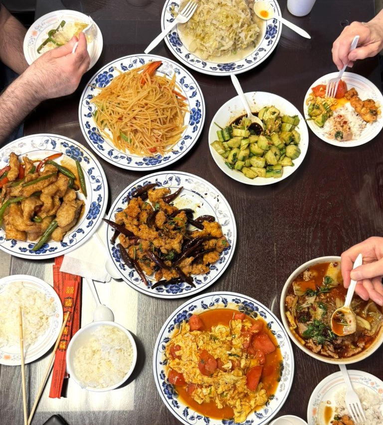 Read more about the article REVIEW: At Peking Quick One, Chinese home cooking a Polish grandma would love
