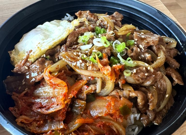 Read more about the article REVIEW: At Mr. Bowl, Tonawanda pan-Asian restaurant seriously sizzles